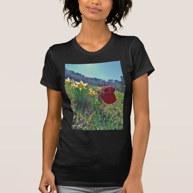 Camiseta Leite e flores amarelas (Frente)