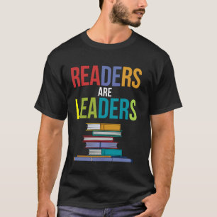 Camiseta Leitores São Líderes Colorida Pilha de Livros Arte
