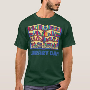 Camiseta Leitura do livro de bibliotecas da biblioteca do c