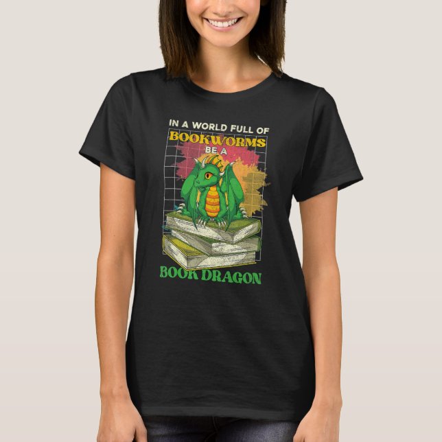 Camiseta Leitura Em Um Cheio Mundial De Dragões De Livros (Frente)