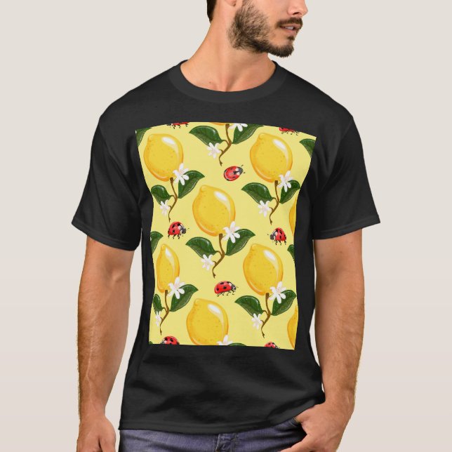 Camiseta Lemon Ladybug: Padrão Amarelo Tropical. (Frente)