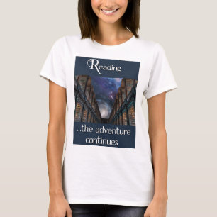 Camiseta Lendo... a aventura continua a camiseta-T