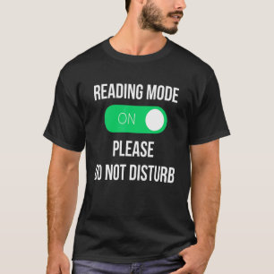 Camiseta Lendo livro de verme