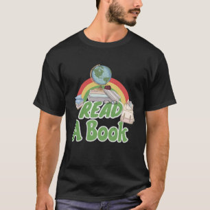 Camiseta Lendo o livro de bibliotecas de leitura do profess