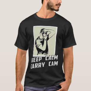 Camiseta Lens Love: Keep Calm & Carregar Cam - Black