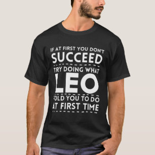 Camiseta LEO Engraçado Nome Personalizado Fazendo O Que Leo