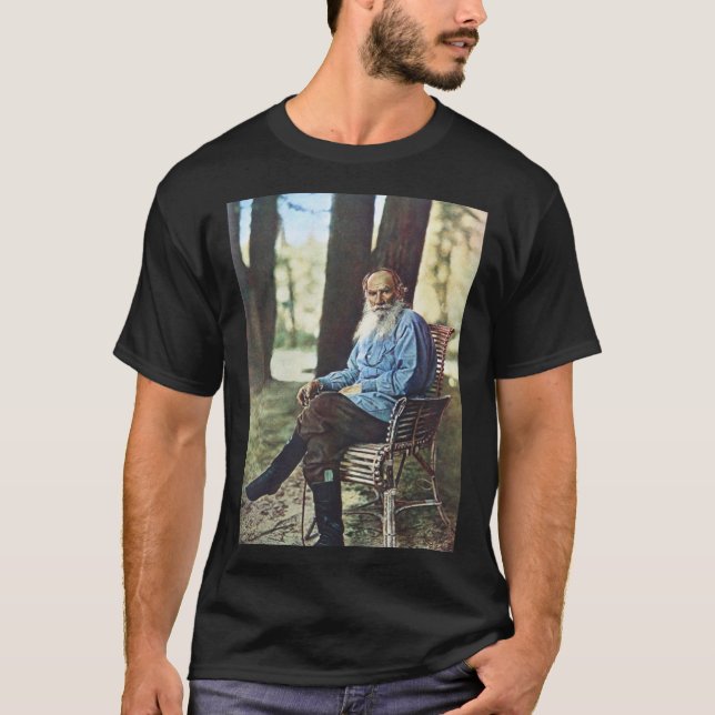 Camiseta Leo Tolstoy Classic T-Shirt (Frente)