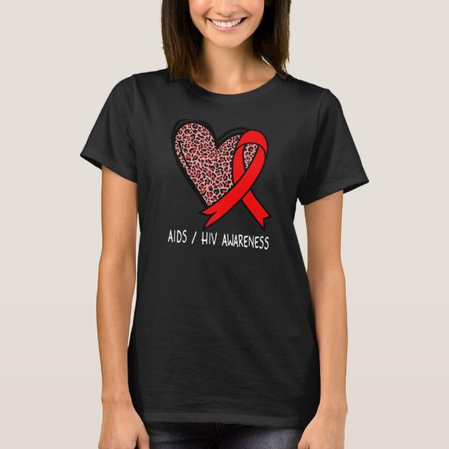 Camiseta Leopard Heart AIDS HIV Sensibilização Fita Vermelh (Frente)