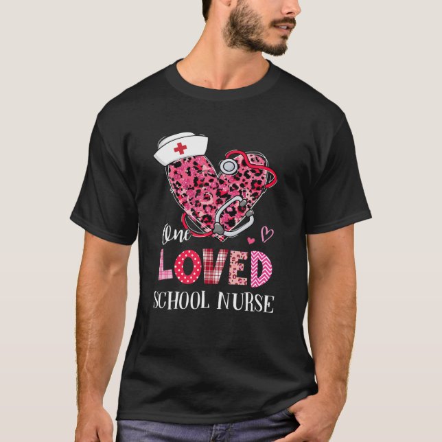 Camiseta Leopard Heart One Loved School Nurse Dias de os na (Frente)