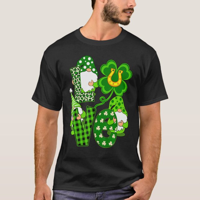 Camiseta Leopard Love Three Gnomes Lucky Shamrock St. Patri (Frente)