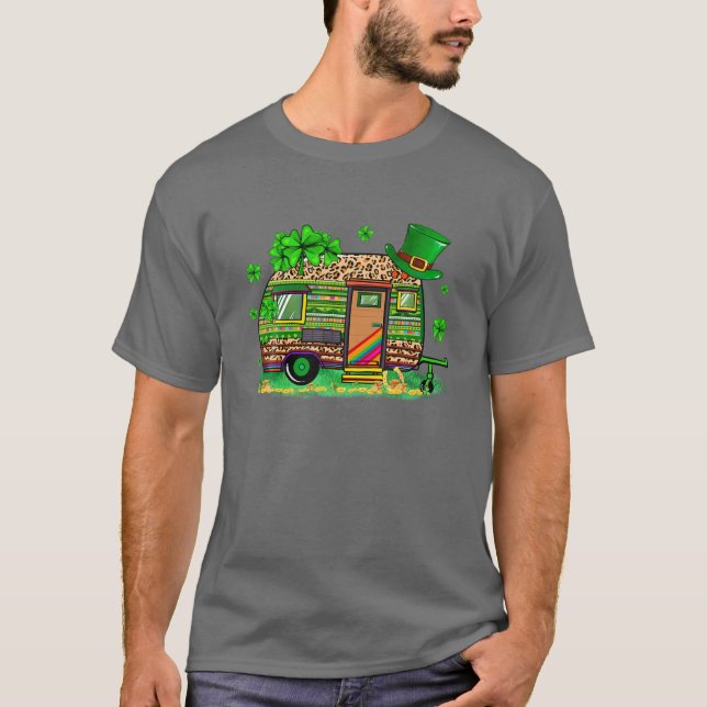 Camiseta Leopard Shamrock Camping RV Camper St Patricks Day (Frente)
