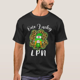 Camiseta Leopard Shamrock One Lucky LPN Enfermeira Gnoma Ru