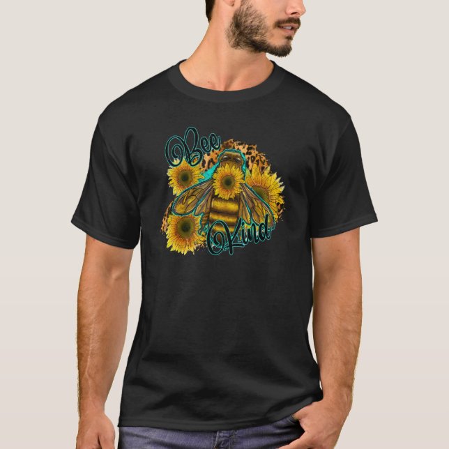 Camiseta Leopard Sunflower Honey Bee Be Kind And Humble Kin (Frente)