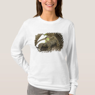 Camiseta Leopardo africano, pardus do Panthera, em uma