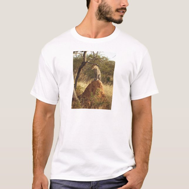 Camiseta Leopardo no monte da térmita em Namíbia (Frente)