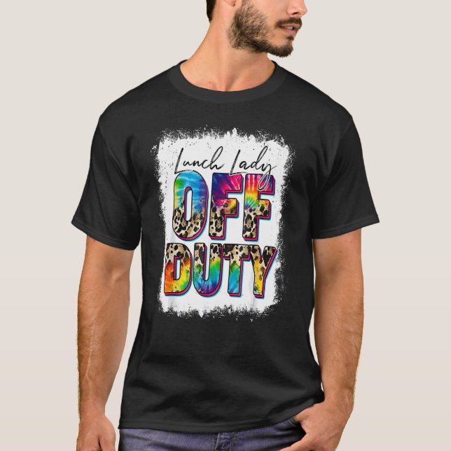 Camiseta Leopardo Tie Dye Lunch Lady Off Duty No Dia Passad (Frente)