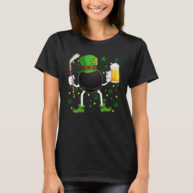 Camiseta Leprechaun Hockey Puck Stick & Glass Of Beer St Pa (Frente)