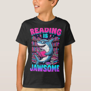 Camiseta Ler é um amante de livros de tubarão jawsome para
