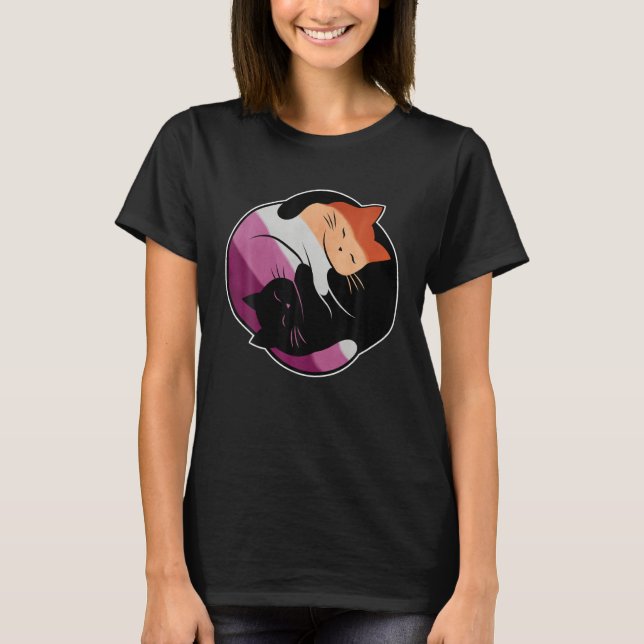 Camiseta Lesbian Flag Yin Yang Cat LGB Gay Pride Subtle Dis (Frente)