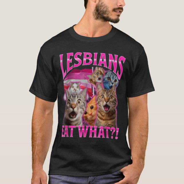Camiseta Lesbians Eat What_ Funny Cat Rude Gay Pride Lgbtq  (Frente)