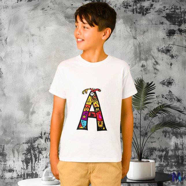 Camiseta Letra colorida "A", tribal e rabisco (Criador carregado)