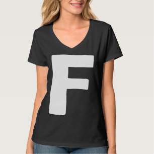 Camiseta Letra F grande e branca em negrito