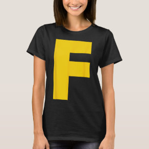 Camiseta Letra F Grupo de Chipmunk Correspondendo ao figuri