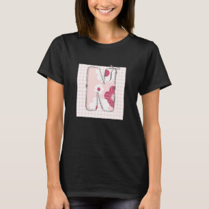 Camiseta Letra Inicial Feminina 'N' Floral Rosa em Patchwor