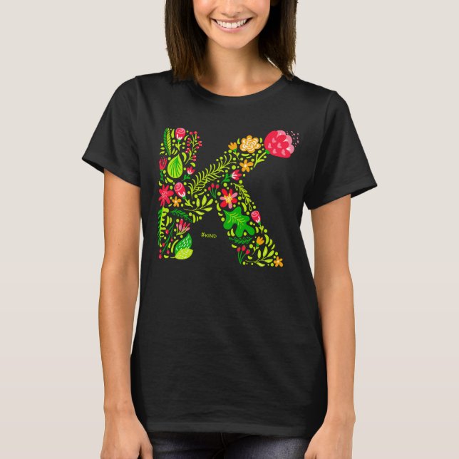 Camiseta Letra K em T-Shirt Flores (Frente)