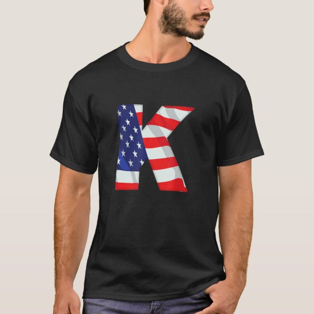 Camiseta Letra K Maiúscula Alfabet Eua American Flag Monsen (Frente)