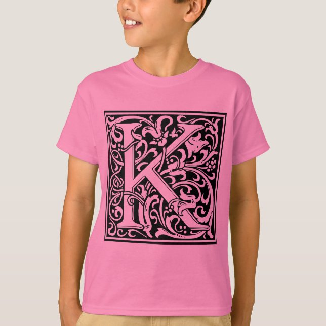 Camiseta Letra K Monograma Medieval Art Nouveau (Frente)