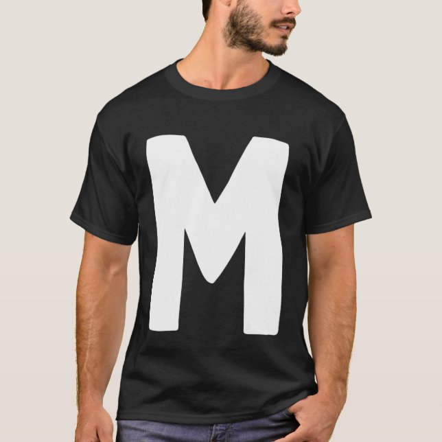 Camiseta Letra M grande e negrito branco (Frente)