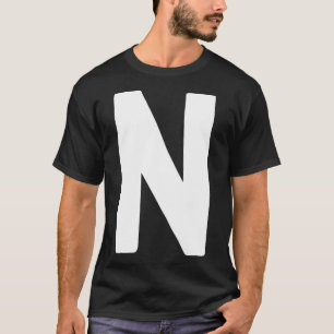 Camiseta Letra N grande e negrito branco