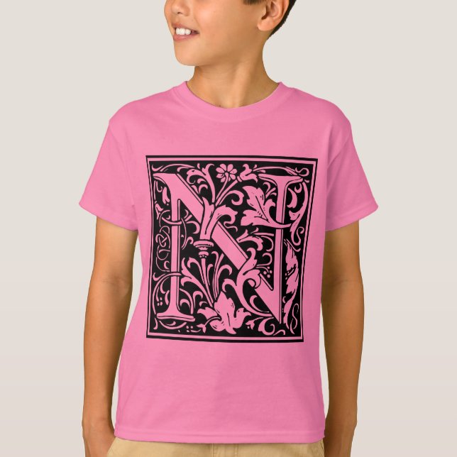 Camiseta Letra N Monograma Medieval Art Nouveau (Frente)