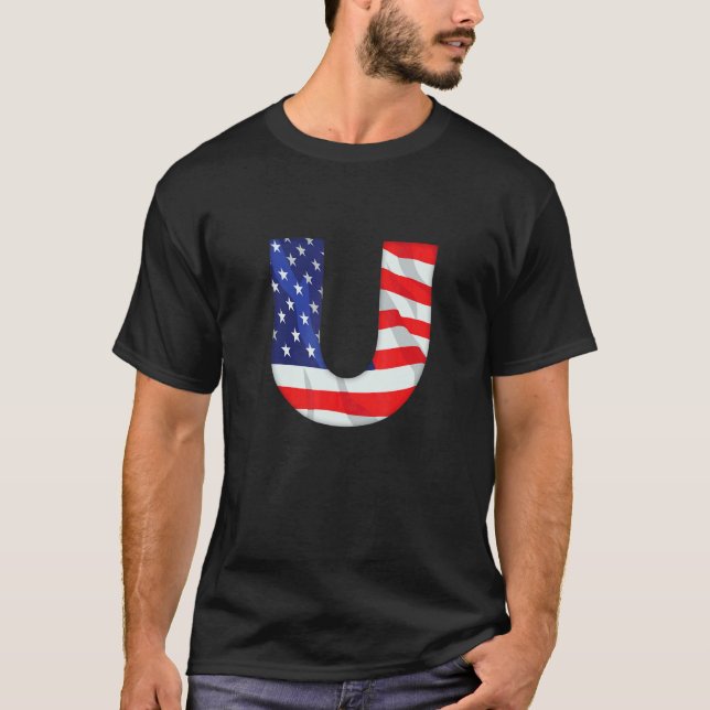 Camiseta Letra U Maiúscula Alfabet Eua American Flag Monsen (Frente)