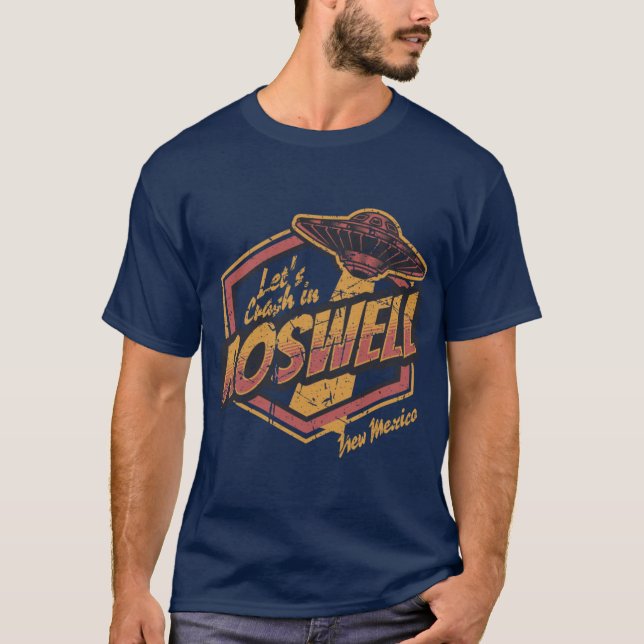 Camiseta Lets Crash in Roswell friends (Frente)