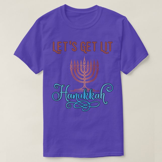 Camiseta Let's Get Lit Hanukkah Pajamakah Menorah Nine Cand (Frente do Design)