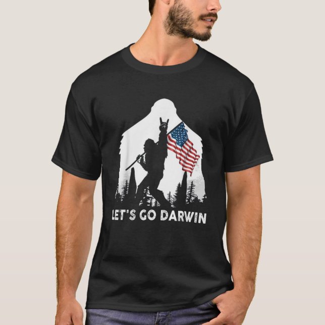 Camiseta Let's Go Darwin Camping Bigfoot Rock And Roll US F (Frente)