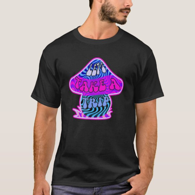 Camiseta Let's Take A Trip  Groovy Psychedelic Retro Mushro (Frente)