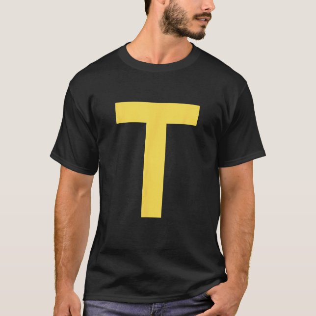 Camiseta Letter T Funny Group Matching Halloween Costume  (Frente)