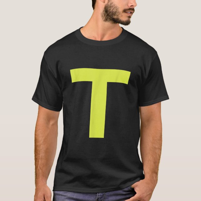 Camiseta Letter T in Yellow on Green Costume Halloween Part (Frente)
