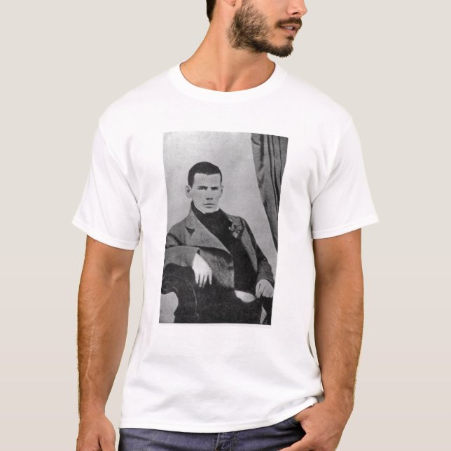 Camiseta Lev Nikolaevich Tolstoy como um estudante (Frente)