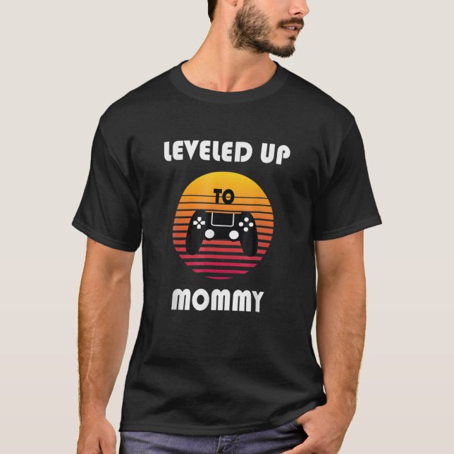 Camiseta Levada Para A Mamãe Engraçada Mãe Jogando Nível U (Frente)