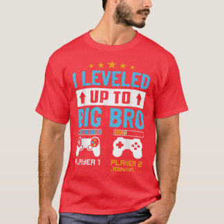 Camiseta Levada Para A Reprodução De Anúncio De Gravidez Da