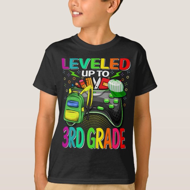 Camiseta Levado Até 3º Ano De Jogador De Volta À Escola Pri (Frente)