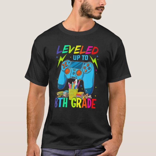 Camiseta Levado Até 8° Ano De Volta Ao Jogo De Vídeo Da Esc (Frente)