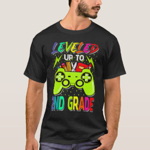 Camiseta Levado Até O Jogador De Nível segundo De Volta À E