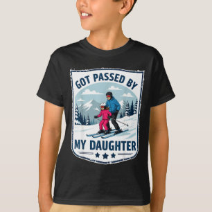 Camiseta Levado Pelo Pé Por Minha Filha Engraçado Esquiando