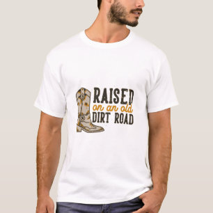 Camiseta Levantado Em Uma Estrada De Velho País