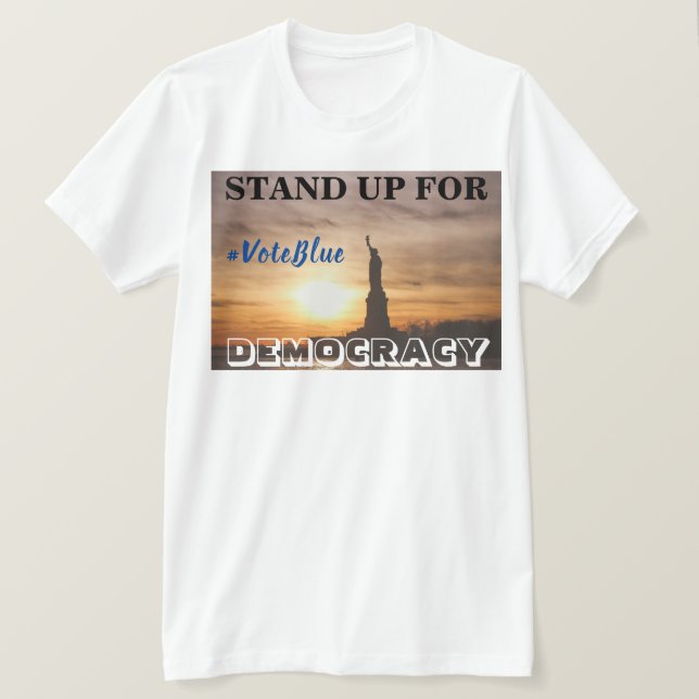 Camiseta LEVANTE-SE PARA A DEMOCRACIA #VoteBlue T-Shirt (Frente do Design)